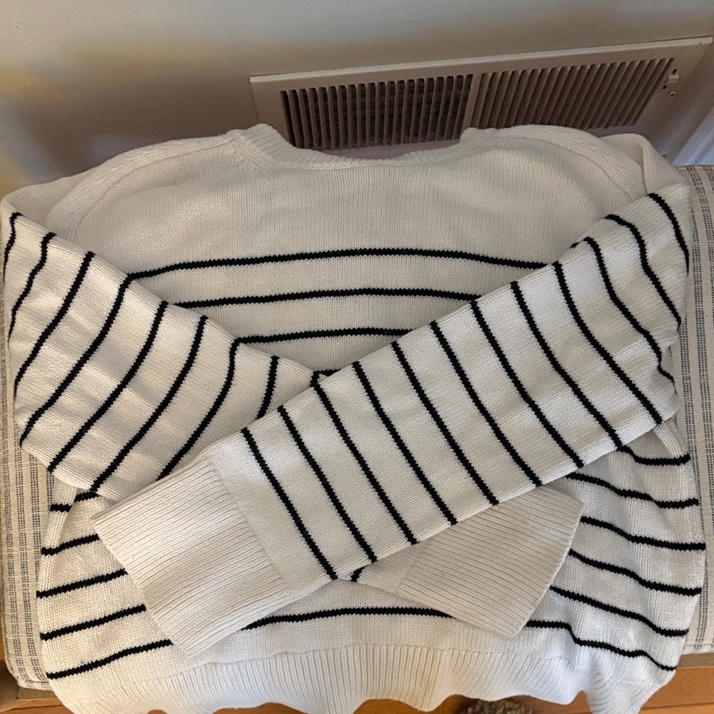 Abercrombie Striped White and Black Crew Neck Sweater